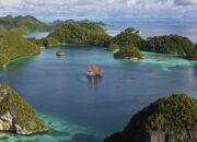 “Raja Ampat Ancaman Dari Dalam, Denny Sumargo dan Komunitas Serukan Save Raja Ampat”
