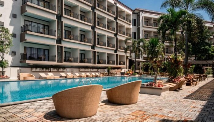 “Turis Arab Doyan Nongkrong di Kolam Renang Hotel: Fenomena Liburan Modern yang Mempesona”