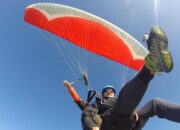 Jelajahi Keindahan Turki dari Atas Langit dengan Paralayang, Tapi Waspadai Risikonya!