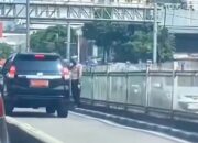 [Viral! Pengemudi Mobil Dinas Tak Terima Dikurung, Ancaman Hukuman Ini Menghebohkan!]