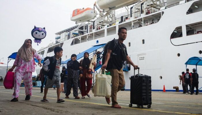 **Eksplor Dunia dengan Tarif Kapal Pelni Diskon 50% Hingga 31 Juli 2025!**