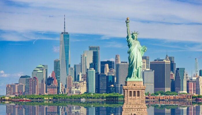 Trump Pertimbangkan Biaya Visa Turis Fast-track Rp 16 Jutaan: Apa yang Harus Diketahui Sebelum Berlibur ke AS