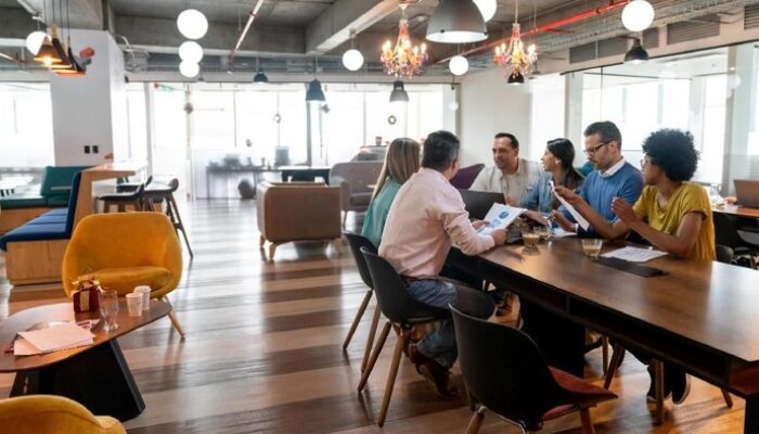 Ketua Komisi II: ASN Rapat di Hotel Oke, tapi Anggaran Travel Jadi Sorotan!