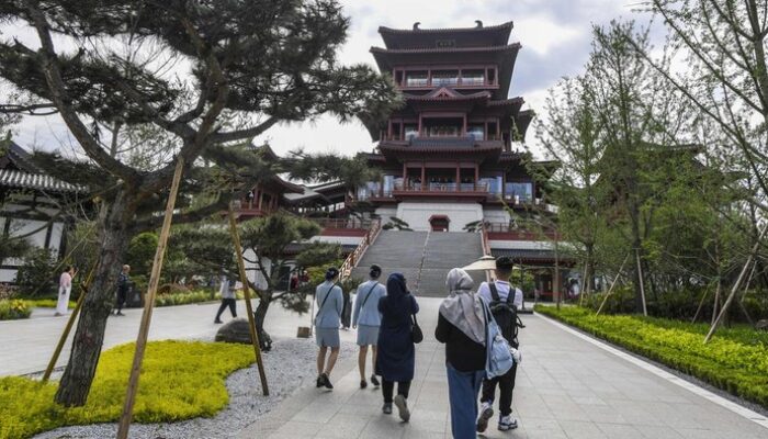 “Alasan China Beri Bebas Visa, Indonesia Termasuk! Yuk, Periksa 10 Hari Liburanmu”