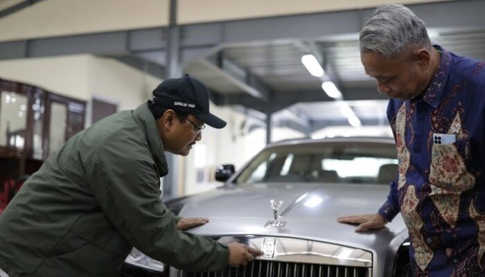 **Kemensos Lelang Rolls-Royce Ghost 3 Kali, Akhirnya Diterima dengan Harga Rp2,5 Miliar**