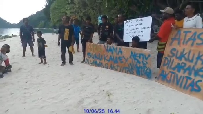 Krisis Ekowisata: Saat Pulau Wayag Dipalang Warga Lokal Raja Ampat