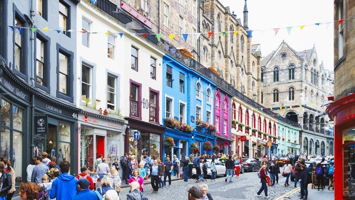 **Kisah Jalan Terpendek Sedunia, Panjangnya Cuma 2 Meter Saja** di Desa Cantik Skotlandia