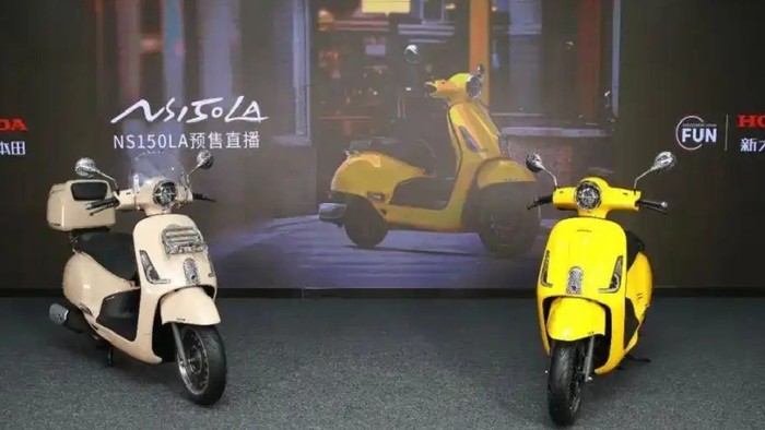 **Honda NS150LA, Skutik Retro Terbaru dengan Performa Elegan**