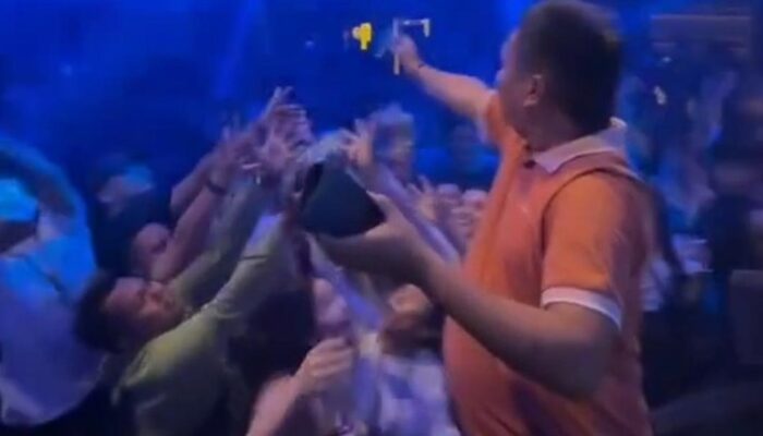 “Nyawer di Kelab Malam, Kades Cirebon Terkuak: Mobil Tiga Unit, Kekayaan Tak Terduga!”