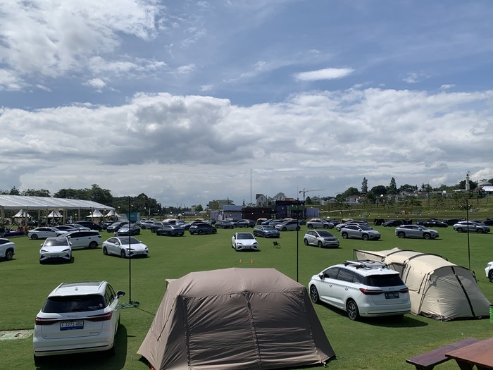 Umur Baru Setahun, BYD M6 Melesat sebagai Favorit Baru di Indonesia!