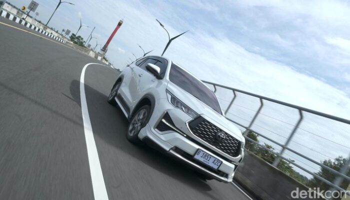 **Mobil Hybrid Paling Laku Mei 2025: Alphard Cs Naik, Innova Zenix Tetap Unggul**