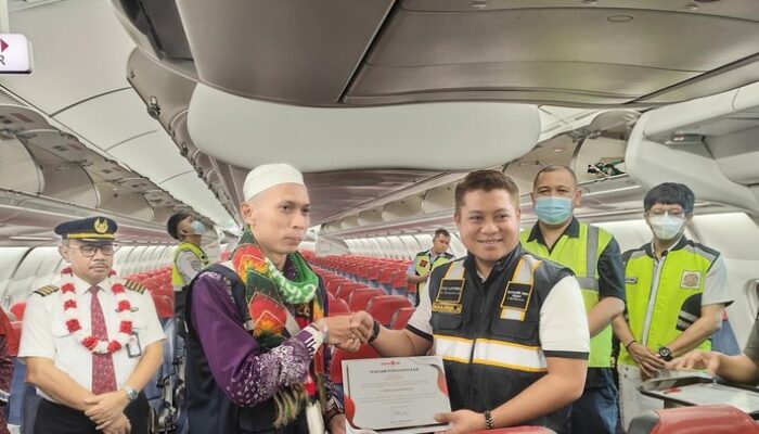 “Alhamdulillah… Pendaratan Perdana Jemaah Haji Debarkasi Banjarmasin Lancar, Sukses Tanpa Hambatan!”