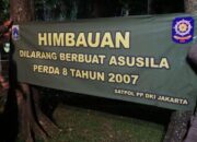 “Taman di Jakarta Buka 24 Jam: Nikmati Keindahan Malam dengan Spanduk Penjaga Kebaikan!”
