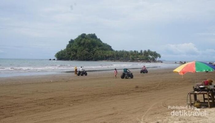**Pantai Air Manis, Padang: Destinasi Eksotis dengan Kisah Perjuangan Petualang**