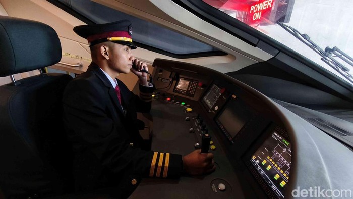 **Liburan Murah bersama Whoosh! Rute Padalarang-Tegalluar dan Halim-Karawang Cuma Rp 75 Ribu**