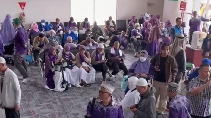 **Evakuasi Cepat Pesawat Saudia yang Diancam Bom, 442 Penumpang Selamat!**