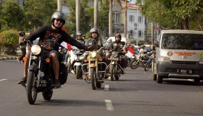 **Rayakan Ultah Ke-9, Komunitas Royal Enfield Siap Pecahkan Rekor Konvoi Terpanjang**