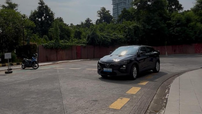 Kesan Pertama Jajal Mobil Listrik VinFast VF6: Performa dan Keunggulan Desain