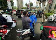 **Motor Neduh di Bawah Jembatan Penyeberangan, Siap-Siap Ditilang: Tips Praktis untuk Pemotor**