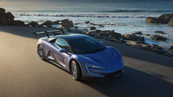 BYD Indonesia Siap Guncang Pasar dengan Supercar Listrik yang Bikin iShowSpeed Tergila-gila!