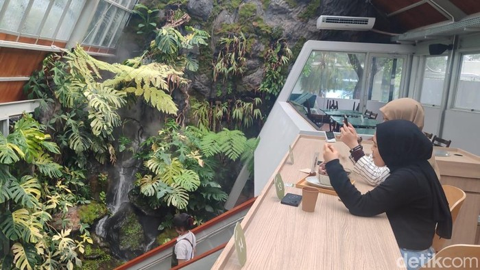 **Relaksasi di Hutan Kaca: Kori, Kedai Kopi Unik di SCBD untuk Melepas Penat**
