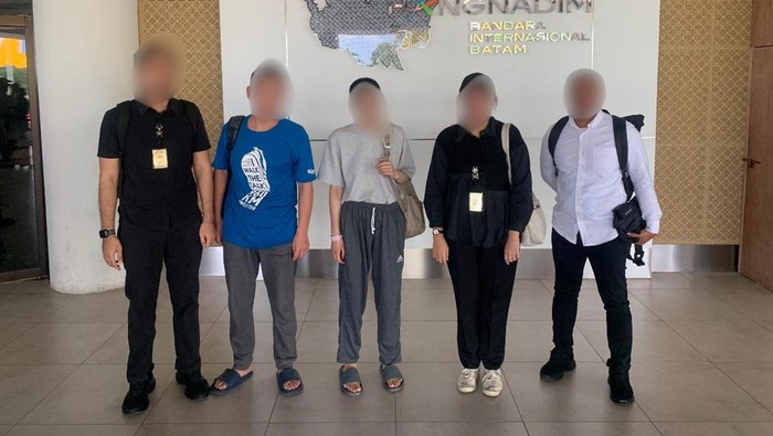 Turis China & India Dideportasi dari Batam, Ketahuan Overstay 2 Bulan - Update 1