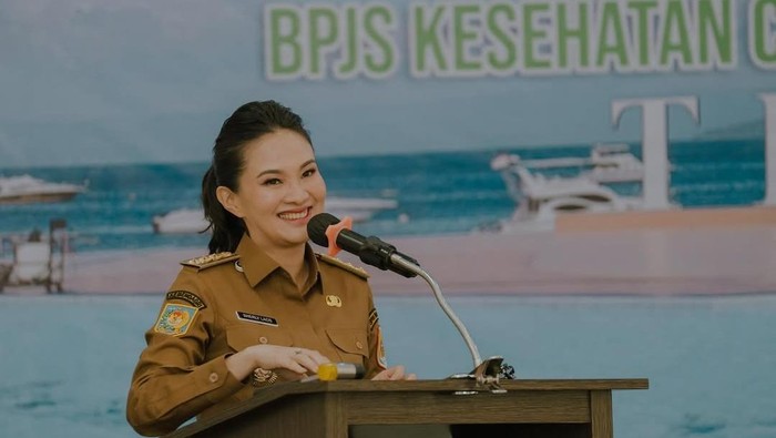 Gubernur Maluku Utara Sherly Tjoanda Sambil Menyelam Promosi Wisata: Diving di Siko, Surga Bawah Air