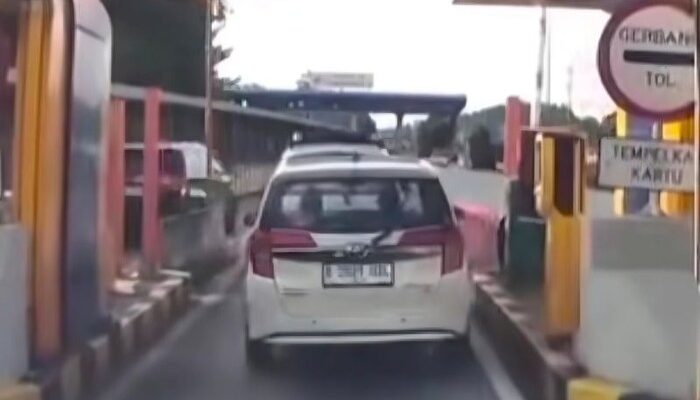 **Toyota Calya LCGC Viral di Media Sosial: Modus Tol Gratis Dua Kali di Gerbang Tol Cisalak**