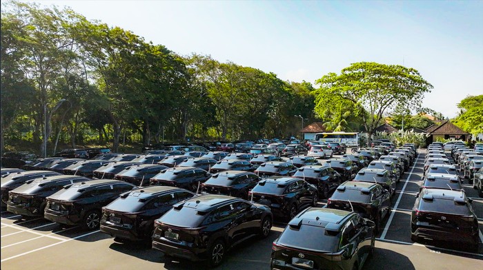 **Bukan Turun Harga, Ini Sebabnya Toyota bZ4X Ada yang Dijual Rp 600 Jutaan**