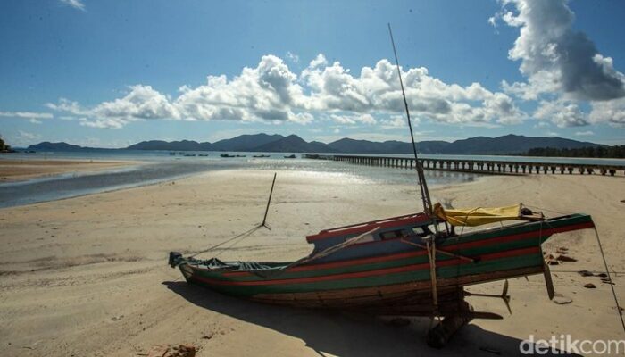 **4 Pulau Eksotis di Anambas yang Dijual di Situs Online**