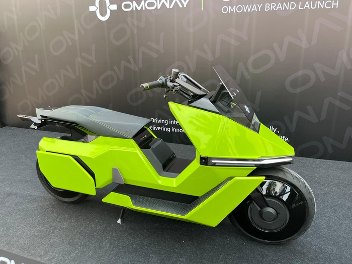 Omoway Motor Listrik Indonesia, Pamer Teknologi Otonom Canggih