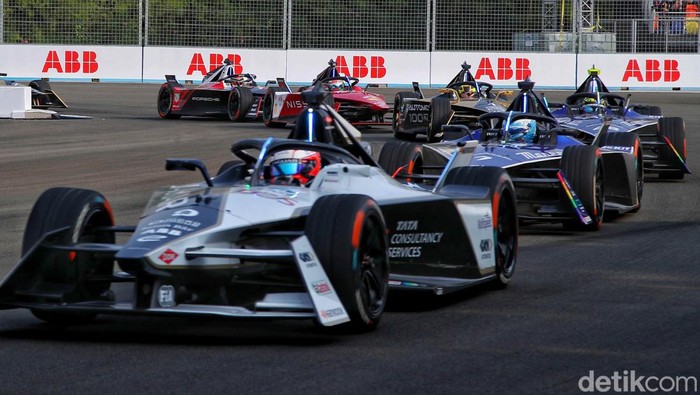Jadwal Formula E Jakarta 2025: Performa Listrik di Balapan Sore Ini