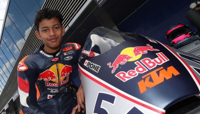 ‘Indonesia Raya Berkumandang di Sirkuit Mugello, Pebalap Muda RI Juara’