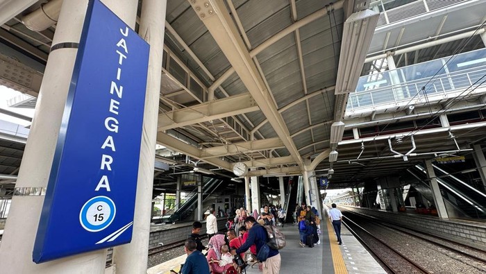 **Rute Baru untuk Perjalanan Anda: 14 KA Jarak Jauh Berhenti di Jatinegara Saat HUT Jakarta!**