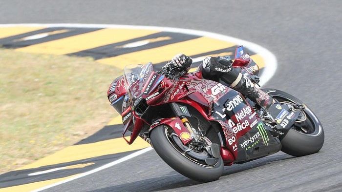 **Hasil MotoGP Italia 2025: Marquez Juara, Bagnaia Gigit Jari di Kandang Sendiri! Performa Mesin dan Teknologi yang Mempengaruhi Kemenangan**