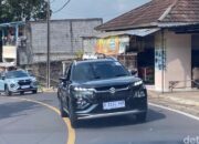 Belum Sebulan Meluncur, Peminat Suzuki Fronx Tembus Segini! Mungkinkah Ini Tanda Baru di Pasar Motor?