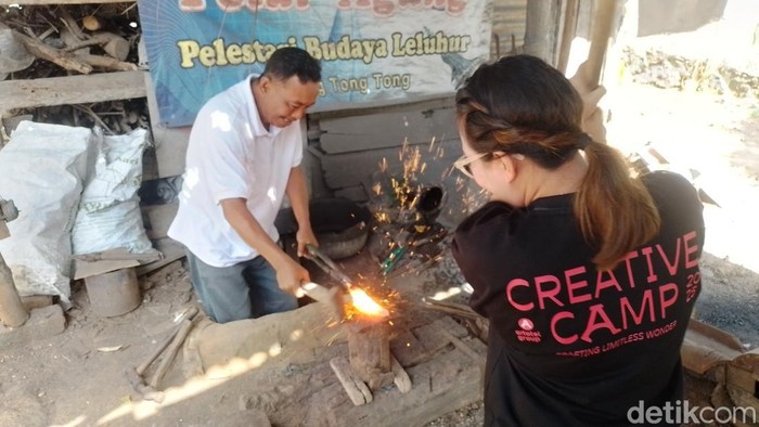 Aeng Tongtong: Desa Kecil dengan Pesona Keris Dunia