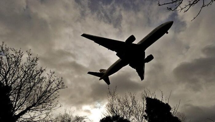 Maskapai Dunia Hindari Langit Timur Tengah Usai AS Gempur Fasilitas Nuklir Iran: Krisis Udara Internasional