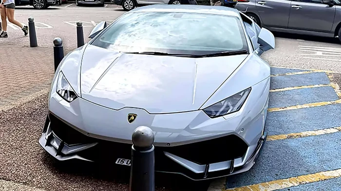 **Parkir Lamborghini Huracan LP610-4 di Tempat Disabilitas, Fakta yang Mengejutkan!**