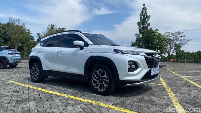 Suzuki Baleno Harus Ngalah Demi Fronx: Tantangan Baru dalam Kompetisi MPV?