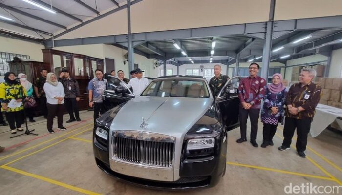 Rolls-Royce Ghost Dilelang 3 Kali, Terjual Rp 2,5 Miliar, Ini Spesifikasinya