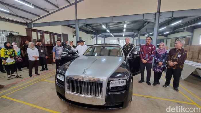 Rolls-Royce Ghost Dilelang 3 Kali, Terjual Rp 2,5 Miliar, Ini Spesifikasinya