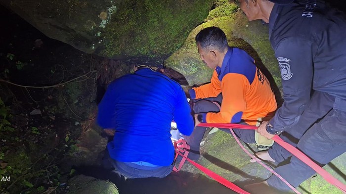 Mencekam! Kisah Beti Terjebak 7 Jam di Gua Naga Mas Kuningan: Sebuah Perjalanan Petualangan yang Tak Terlupakan