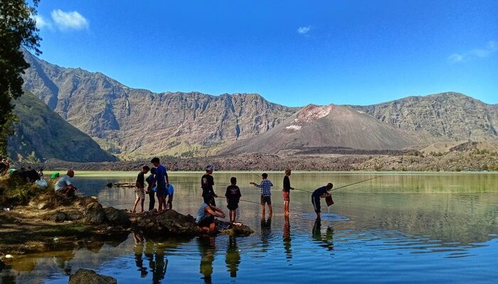 “Jangan Jadi Pendaki yang Malas! Siapkan Diri Sebelum FOMO Naik Gunung”