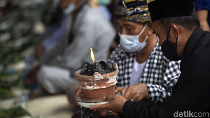 5 Destinasi Populer Perayaan Malam 1 Suro yang Wajib Dikunjungi