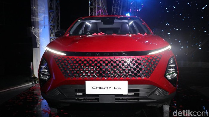 Alasan Chery Belum Mau Copot Emblem 'Omoda' di Mobil-mobilnya: Rebranding Chery C5 dan E5