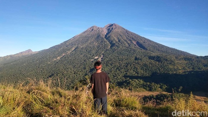 Jalur Pendakian ke Puncak Gunung Rinjani Dibuka Lagi Hari Ini – [Sesuatu yang mengejutkan atau emosional]