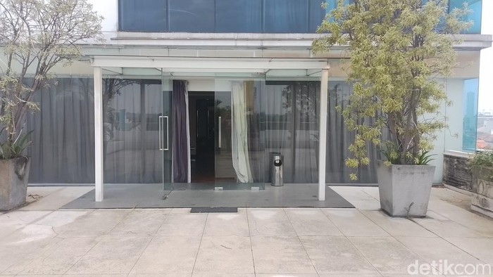 **Mewah, Harga Ramah! Nikmati Kamar Luas dengan Bathtub di Artotel TS Suite Surabaya**