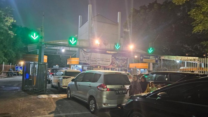 **Ke PRJ Nggak Cuma War Chiki, tapi Juga War Parkir: Petualangan di Jakarta Fair**