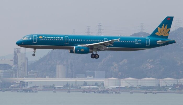 2 Pesawat Vietnam Airlines Senggolan di Bandara Hanoi: Insiden Eksotis di Noi Bai